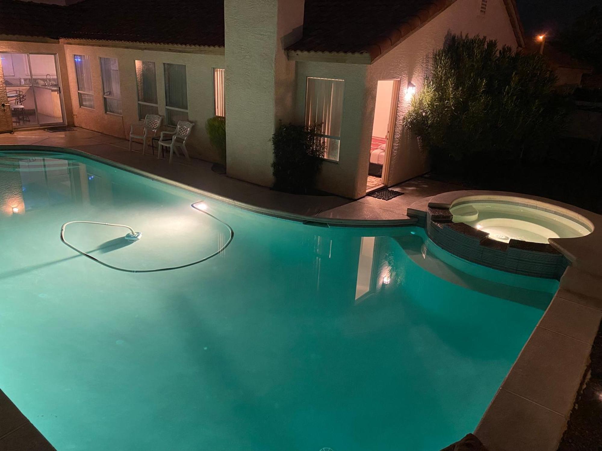 Luxury 1900 Sq Ft House Huge 46 Ft Pool & Hot Spa Лас-Вегас Екстер'єр фото